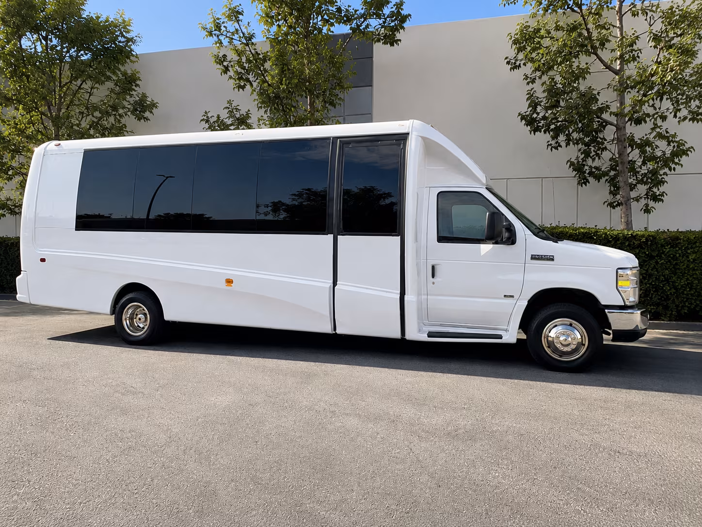 charter bus rentals for corporate relocations and multi day business travel