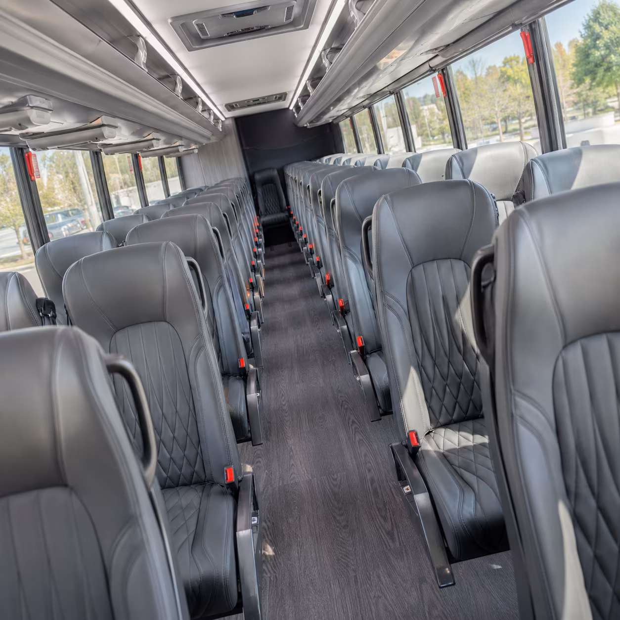 minibus rentals for small group wine tours near tracy
