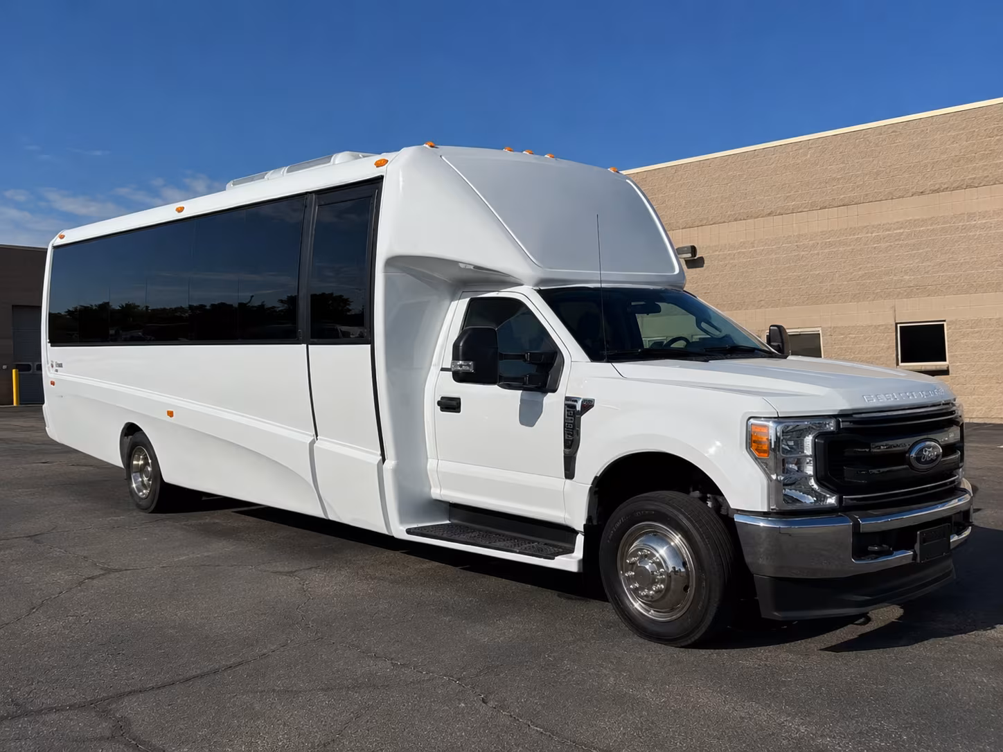 minibuses for sacramento area field trips and government education days